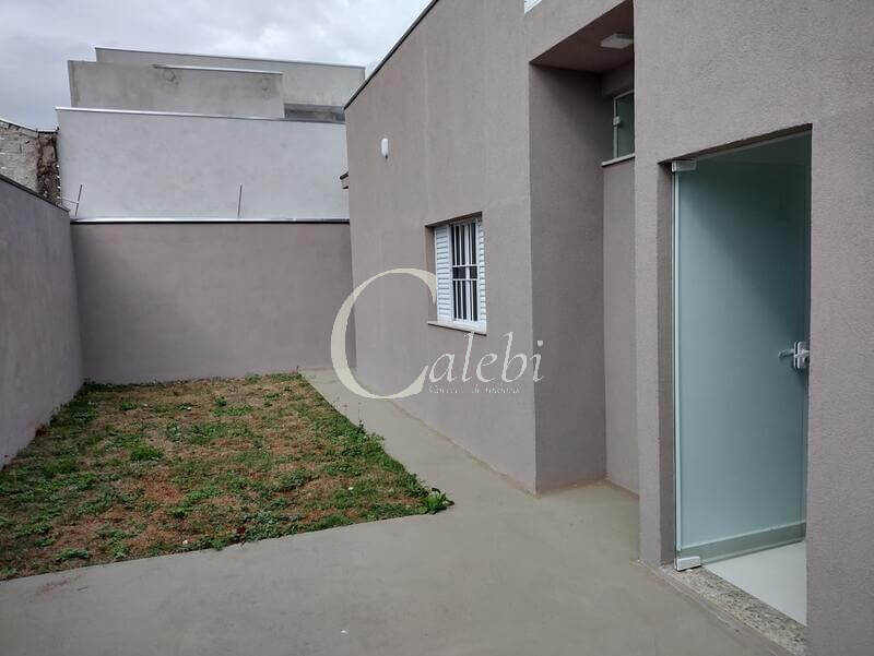 Casa à venda com 3 quartos, 74m² - Foto 2