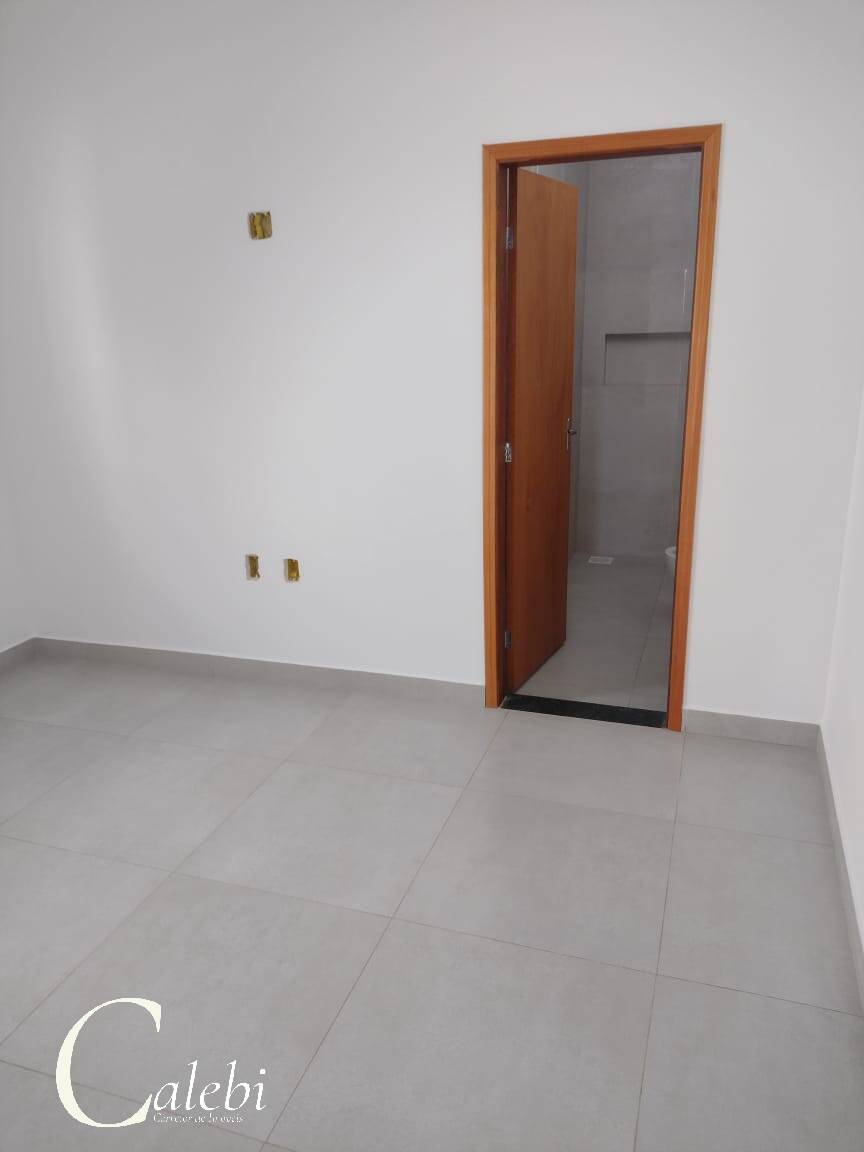 Casa à venda com 2 quartos, 53m² - Foto 4