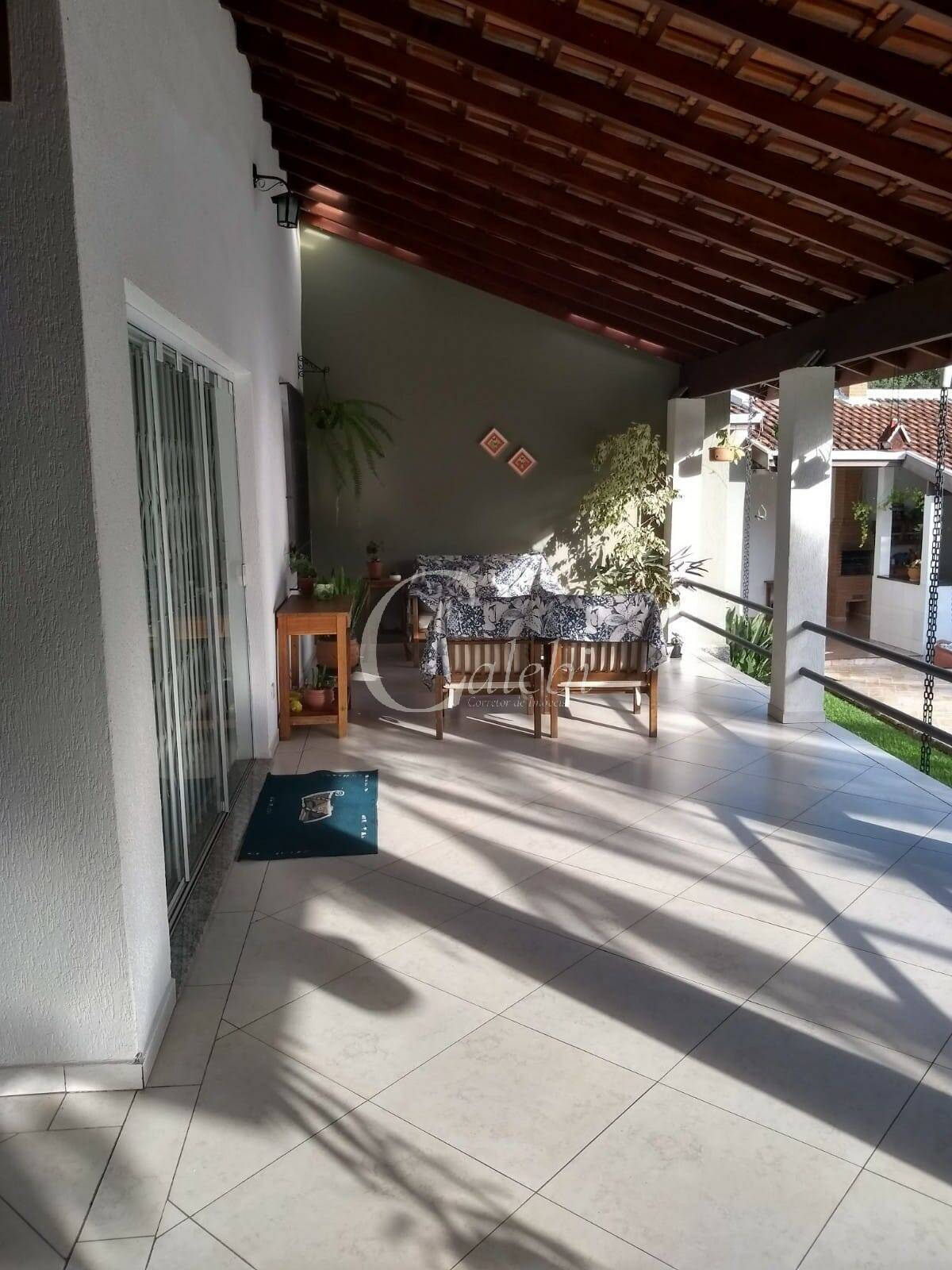 Casa à venda com 3 quartos, 336m² - Foto 17