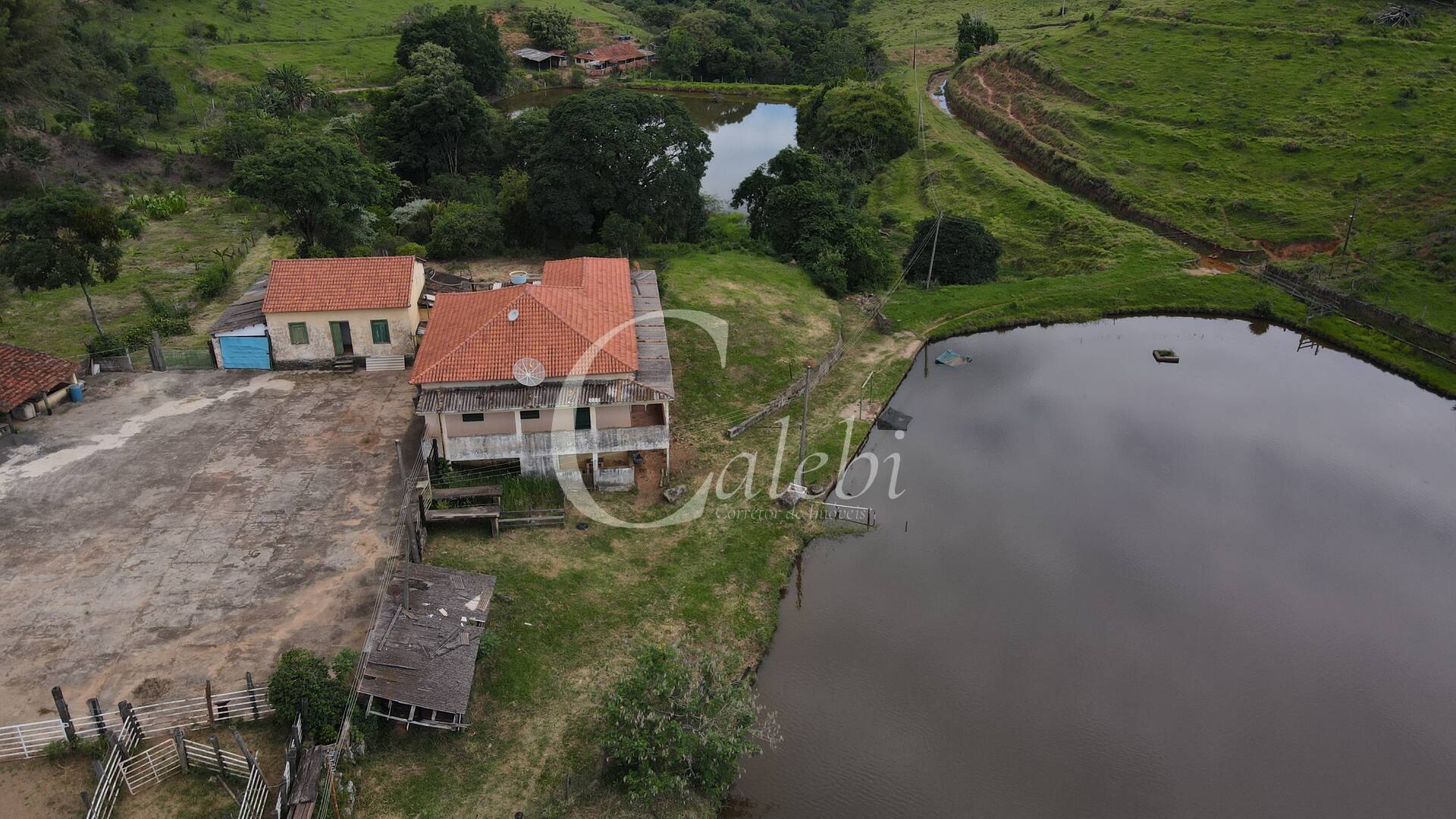 Fazenda à venda com 3 quartos, 63m² - Foto 35