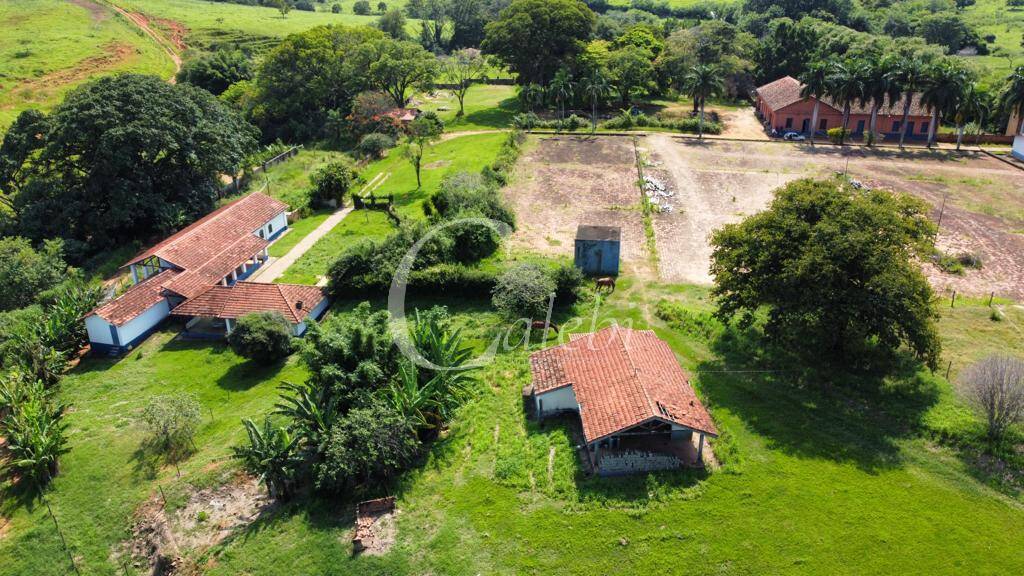 Fazenda à venda com 3 quartos, 218m² - Foto 1