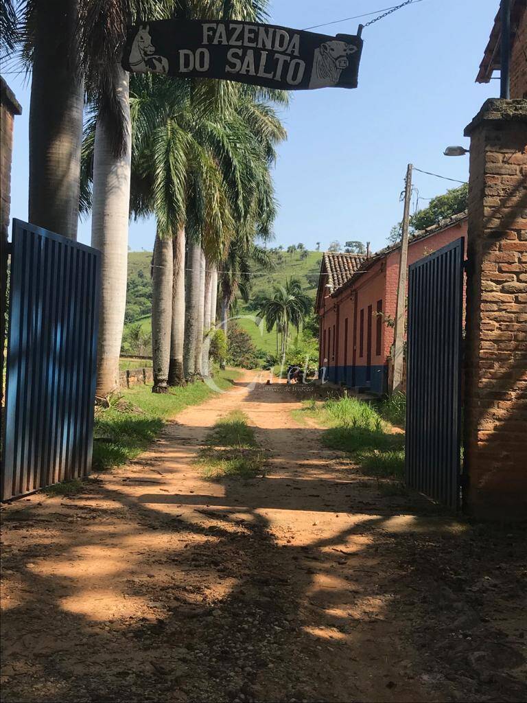 Fazenda à venda com 3 quartos, 218m² - Foto 18