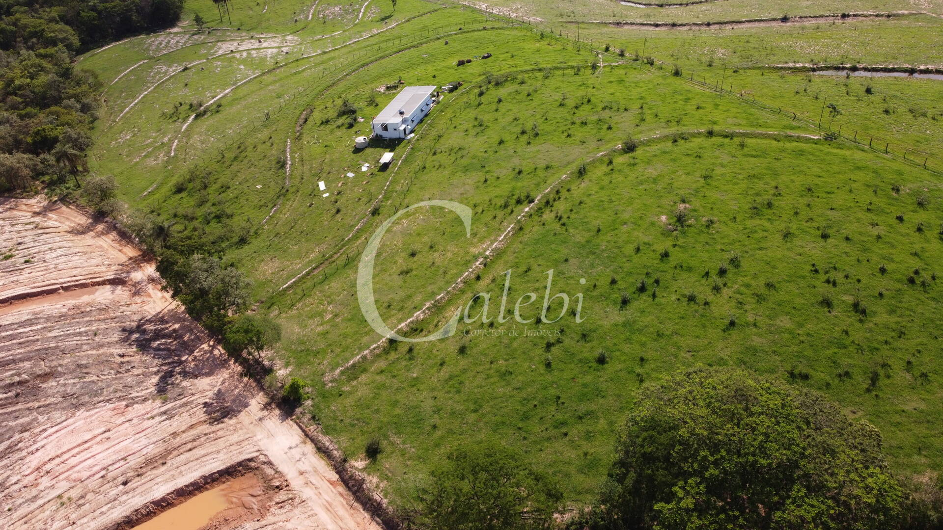 Fazenda à venda com 1 quarto, 70m² - Foto 2